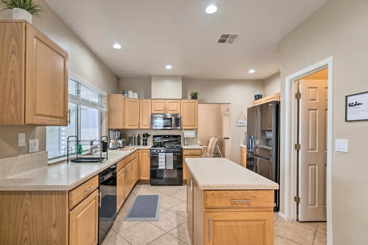 Willa A Beautiful House With Hot Tub, Grill & Games! Las Vegas Zewnętrze zdjęcie